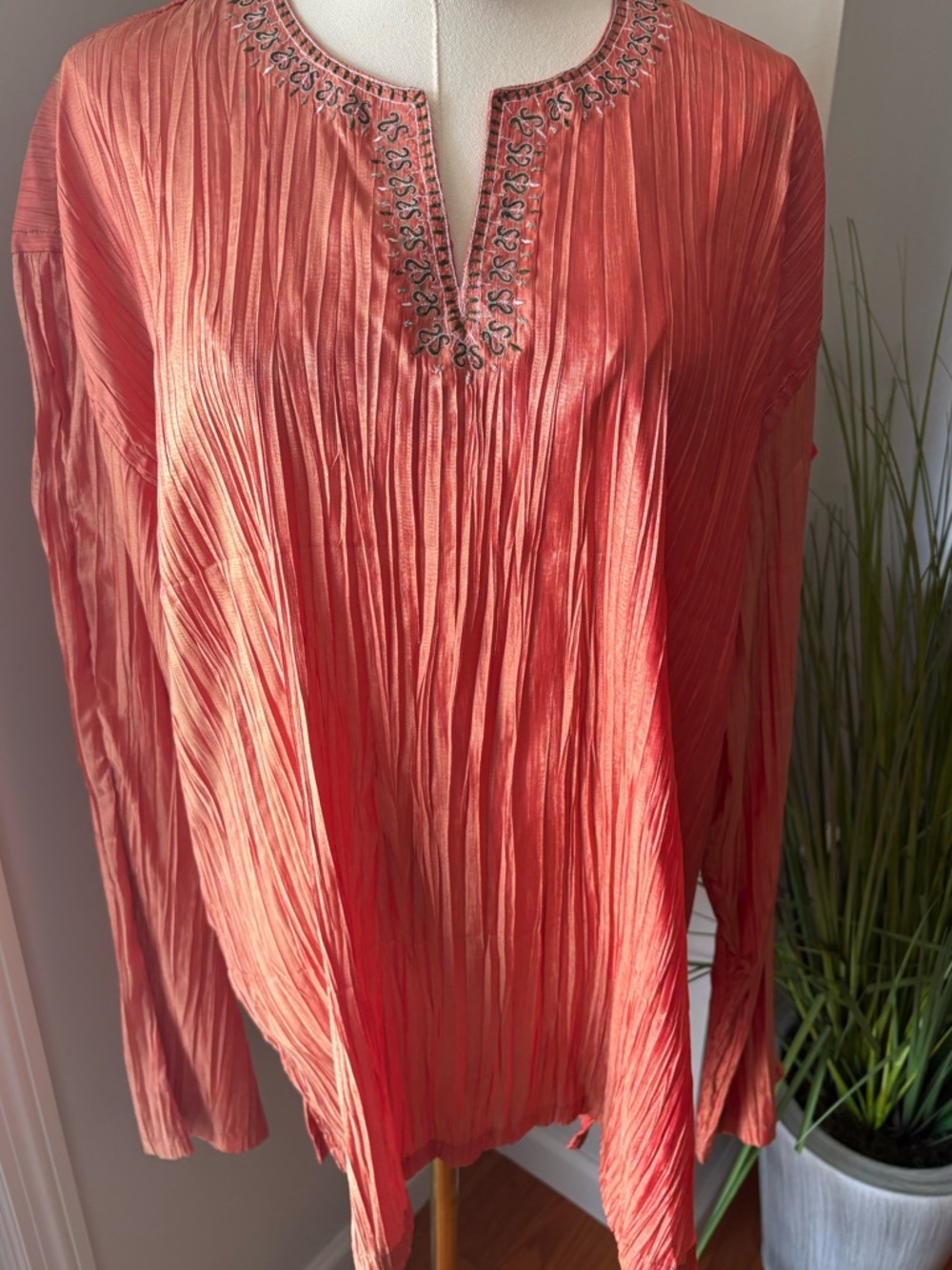 Women's XL Coral Pleated Tunic Top with Embroidered Neckline Boho